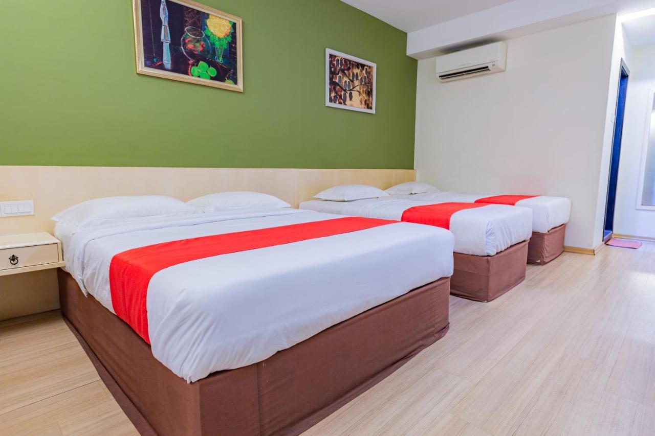 Hotel 101 Permas Jaya Johor Bahru Exterior foto